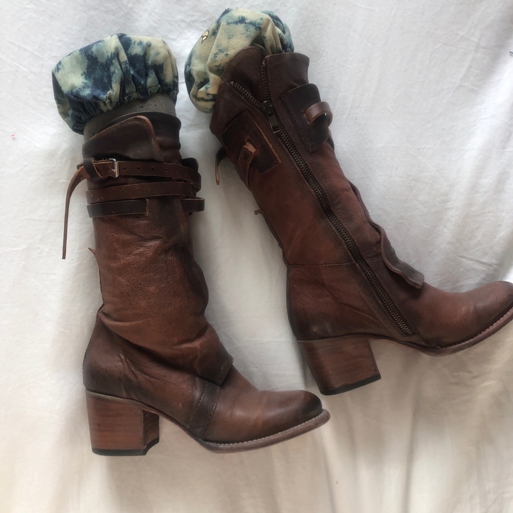 Free Bird size 6 boots